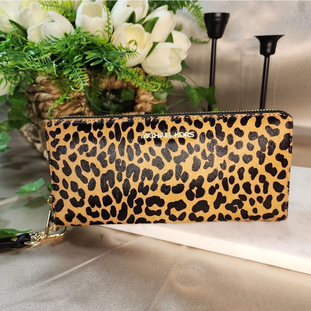 Michael Kors Black Wallet with Gold Accents - Picture 3 of 17
